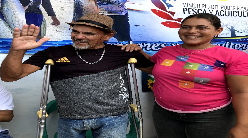 Pescadores y pescadoras del sector Chacachacare, ubicado en el estado Nueva Esparta, recibieron junto a sus familiares, atención en materia de salud mediante una jornada de atención integral. #MaduroMásPueblo