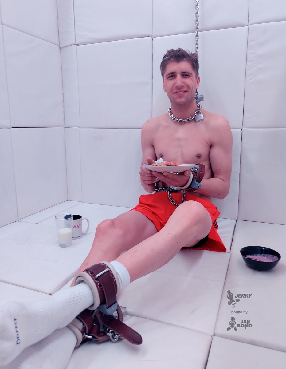 jerkyslave's tweet photo. after Jak released me... a little "behind the scenes".
Often the question is asked, do you eat/drink during the long term session? Ähmm... YES - of course &amp; that looks like this:

...a hungry yet helpless jerky...
@JakBondBD https://t.co/OgmL5y1vs7