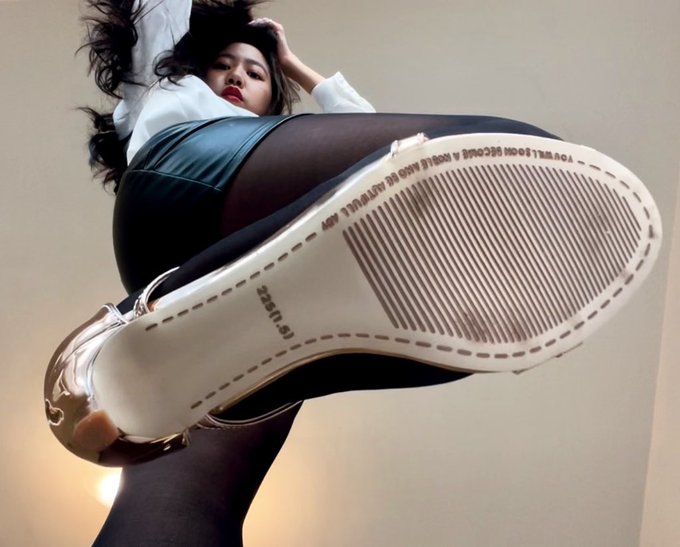 You will be so vulnerable and helpless at my mercy.  #Giantess #女巨人 #巨大娘 #AimeeChu #GiantessFetish #GiantessCommunity<a href="/tag/giantess"class="tags"><span>#giantess</span></a><a href="/tag/giantessfetish"class="tags"><span>#giantessfetish</span></a><a href="/tag/%E5%B7%A8%E5%A4%A7%E5%A8%98"class="tags"><span>#巨大娘</span></a><a href="/tag/%E5%A5%B3%E5%B7%A8%E4%BA%BA"class="tags"><span>#女巨人</span></a><a href="/tag/giantesscommunity"class="tags"><span>#giantesscommunity</span></a>