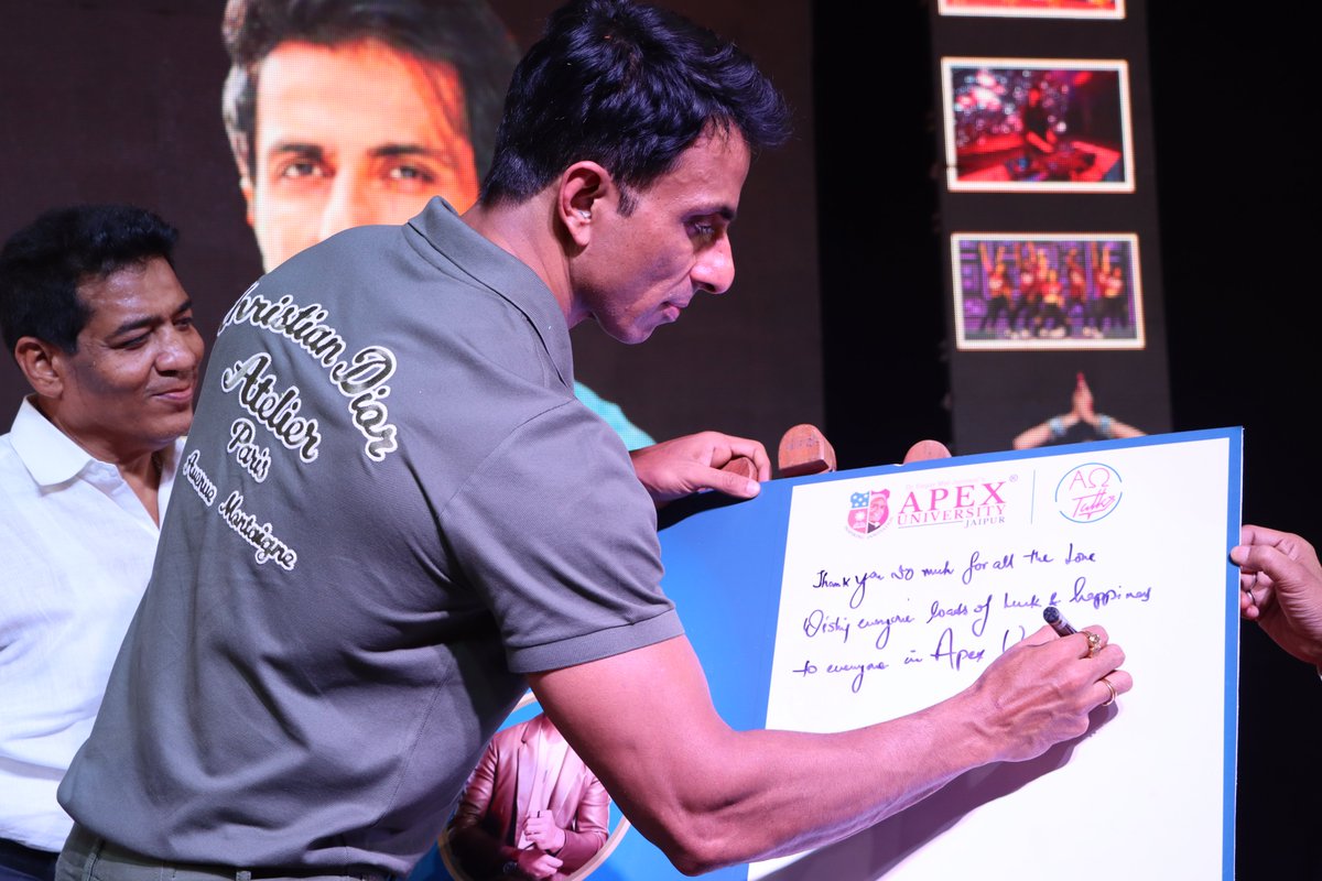 Apex University extends its heartfelt gratitude to Dr. Sonu Sood for graciously accepting the D.Litt. degree conferred upon him.

#WelcomeatApex @SonuSood 
#chiefguest #sonusood #actor #socialworker #honoraryguest #guestofhonor #convocation #firstconvocation #convocationday