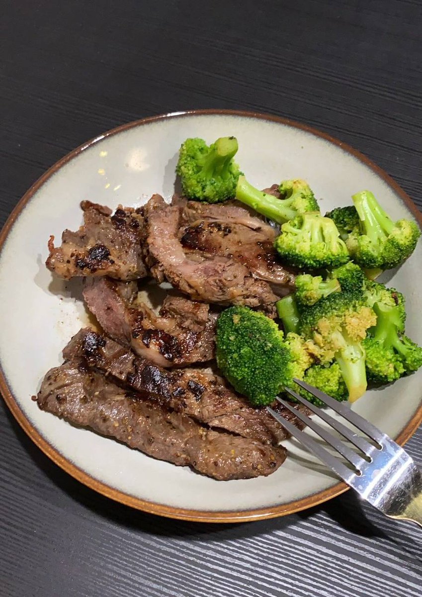 aswad_58's tweet photo. You have a heart to lose weight, but a mouth to eat. https://t.co/zL58nve9XT