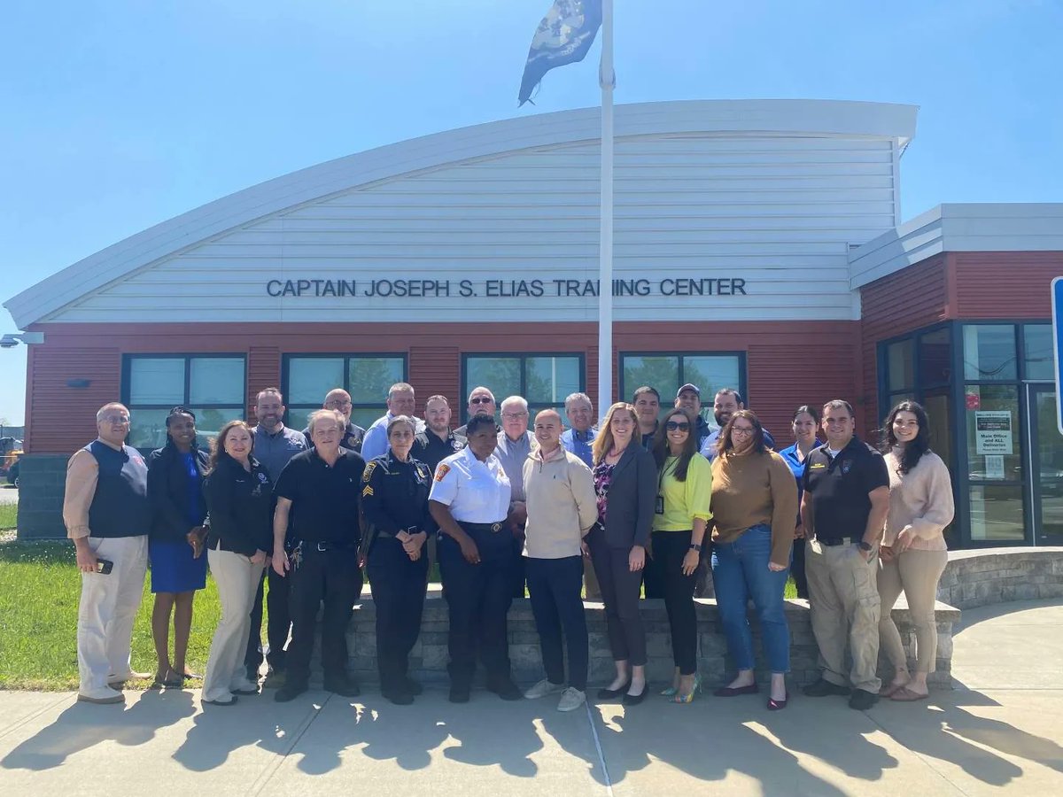 SavelliMelanie's tweet photo. I had an amazing time last week becoming a FEMA certified Advanced Public Information Officer!  During the process I met so many amazing people and built a great network of like-minded professionals. I'm so grateful for my experience! What are you doing to improve your skills? https://t.co/O2HXHKFAVO