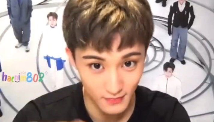 รบกวนถอดแว่นออกหน่อยครับ