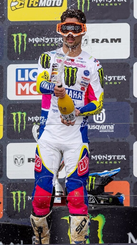 ride100percent's tweet image. The hometown hero 🇫🇷
#Ride100Percent
#MXGP #France #Win
#Moto #Goggles #MX
#SeeMoreofWhatMatters instagr.am/reel/CsiyhalgM…