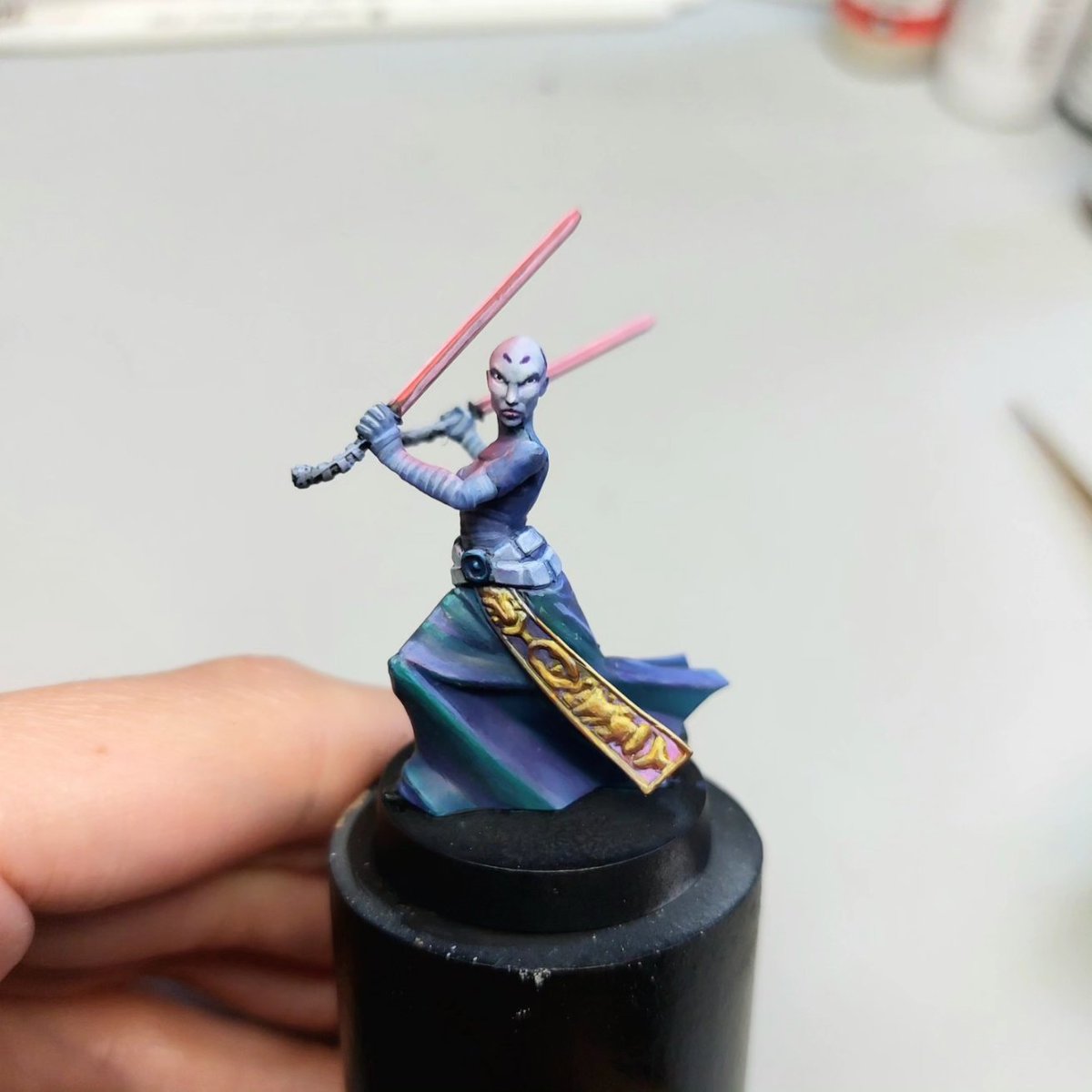 aurelie_schick's tweet photo. Asajj Ventress, Star Wars Legion 

#StarWars #ventress #Empire #tabletopgaming #starwarsminiatures #heartskullminiatures #miniaturepaintingcommissions #tabletopleipzig https://t.co/ZqYyEAXfrW