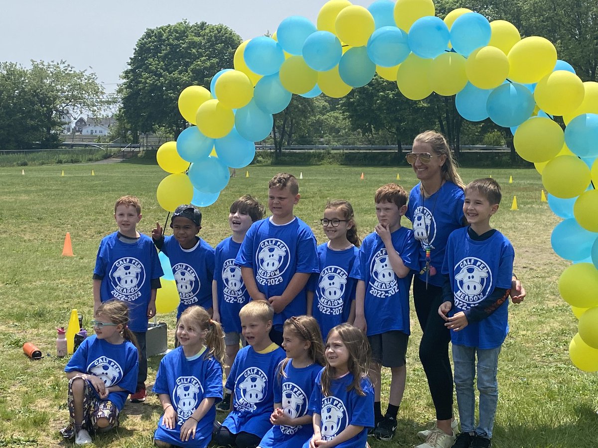 MrsGivenCPM's tweet photo. What a great day for a 
mooo-a-thon here at the Meadow. Thank you to our PTA for organizing such a fun event. @MrsWhitCPM https://t.co/pKX0ZDvax0