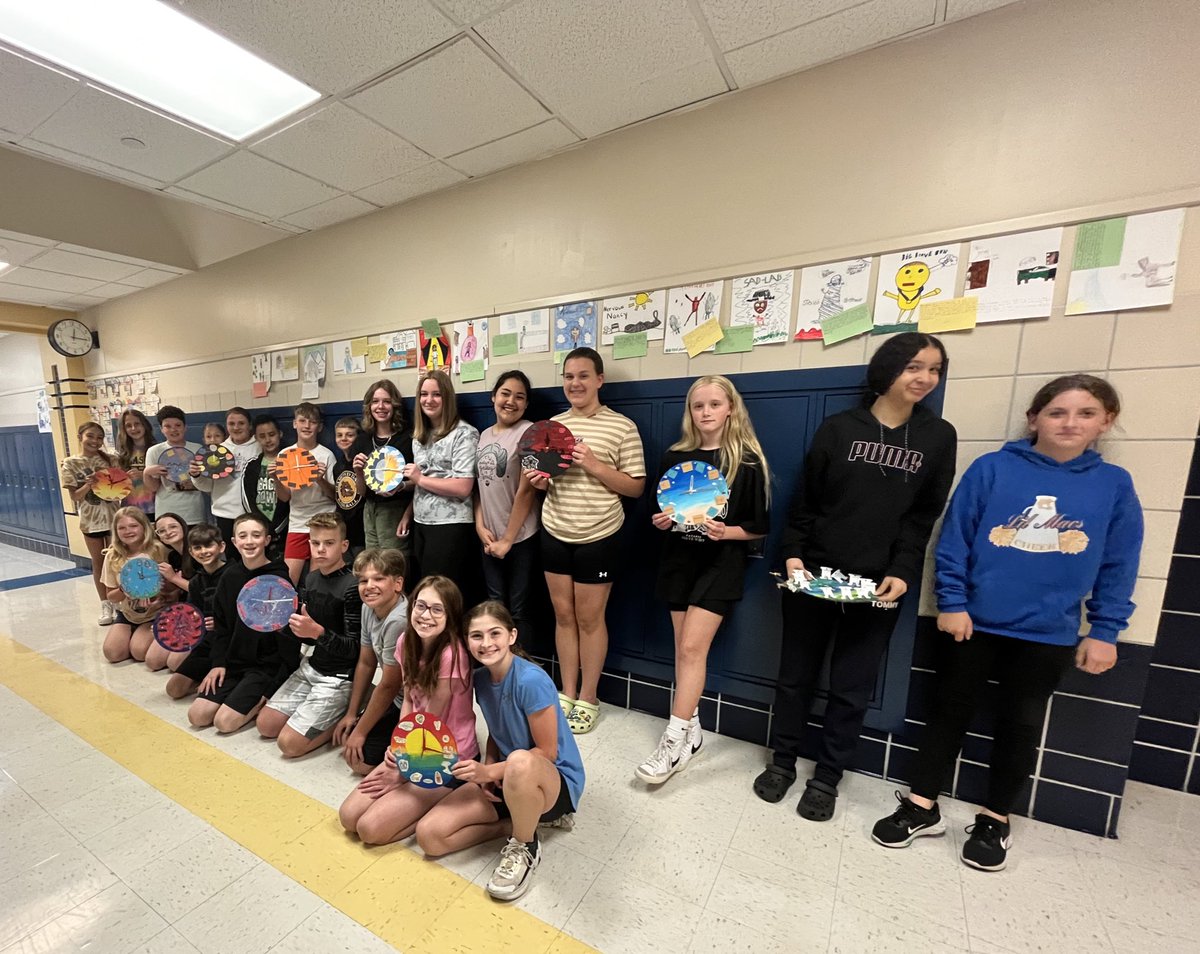 Wilsonh232's tweet image. 6th grade, Cecil Intermediate math students made a clock where the numbers are replaced with equations! Each student was given a kit to put together a working clock. @CISCMSD @canon_mac