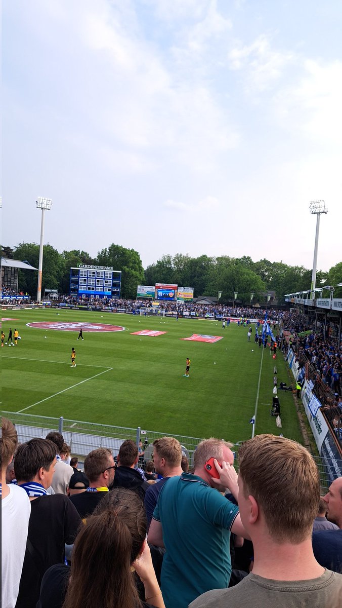 Chris_Inaktiv's tweet image. Ein vorerst letztes mal 3. Liga Fußball in der Hänsch-Arena Meppen

AUF GEHT'S MEPPEN KÄMPFEN UND SIEGEN!

#NDSVM #SVMSGD