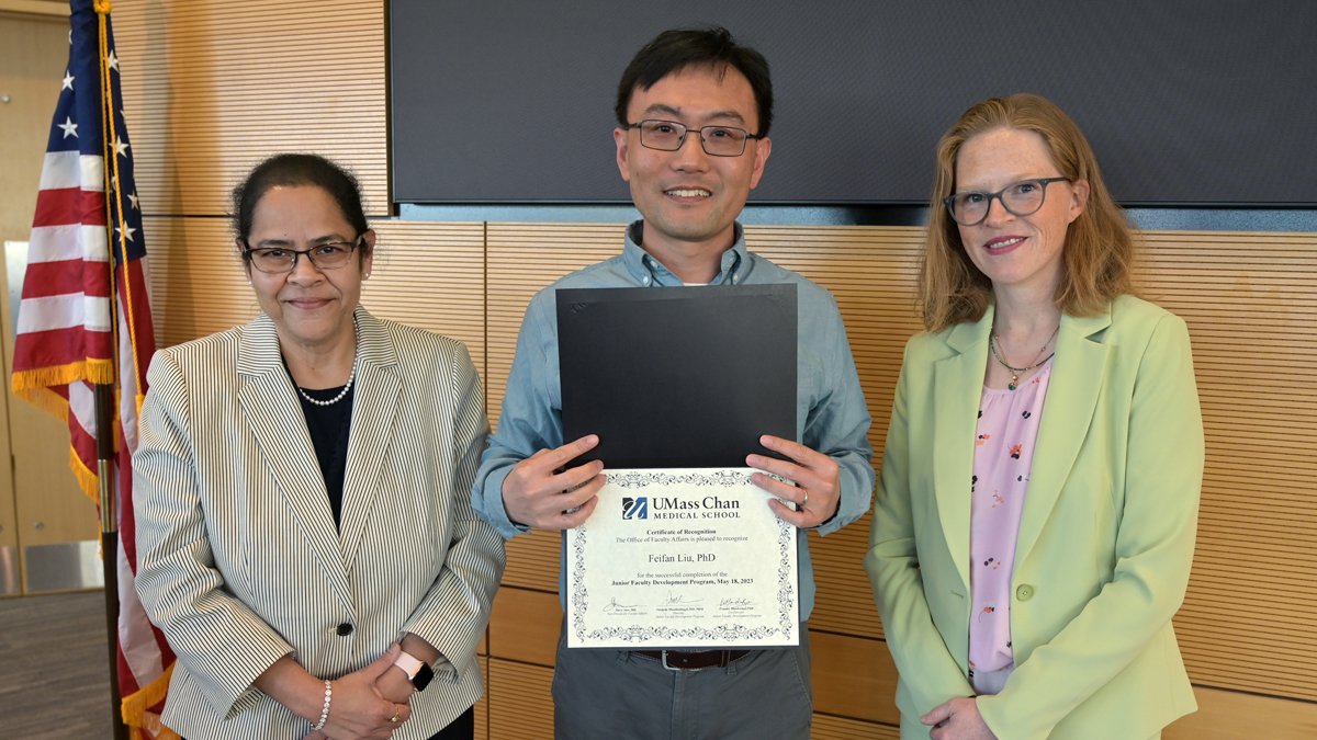 UMassChan's tweet photo. Data shows faculty who have gone through the Junior Faculty Development Program were promoted at more than twice the rate of nonparticipants. View the list of this year’s grads: https://t.co/oCcvVm5uRp
#WhyUMassChan #FacultyDev #AcademicTwitter @Baystate_Health @UMassRadiology https://t.co/kjS9Jn98BT