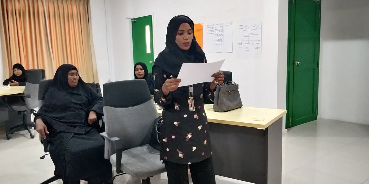 MvNids's tweet photo. 16 މެއި 2023 އިން 20 މެއި 2023 އަށް ކުރިއަށް ގެންދިޔަ މި ތަމްރީން ޕްރޮގްރާމުގައި ދެ ރަށުގެ އަންހެނުންގެ ތަރައްޤީއަށް މަސައްކަތްކުރާ ކޮމެޓީގެ މެމ��ބަރުން��ަނީ ބައިވެރިވެފައި.
@Asia_Foundation https://t.co/wUqztee3nT