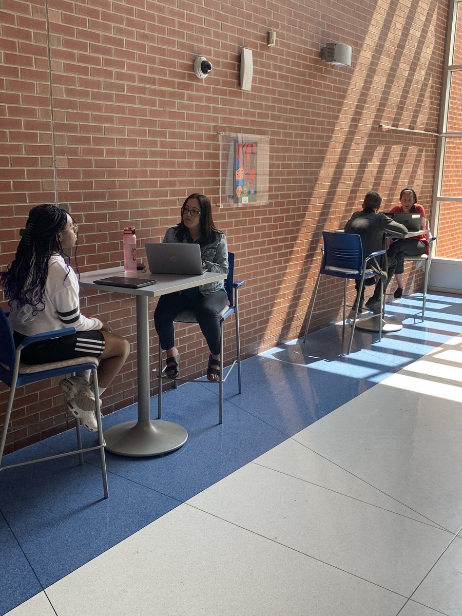 DylanGrayLMS's tweet image. Our final On Track Conferences of the year! Great discussions with our 8th graders reflecting on their final year at LMS! We had Samantha Lucky from @ctrisenetwork and @pvcivitello @dancorsetti joining us! @lms_counseling_ @MeridenK12 @JFlynnLMS