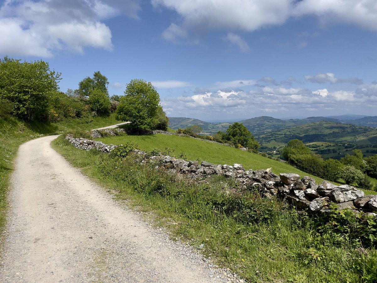 FlaglerFilms's tweet photo. Walking the Camino - Day 31
O Cebreiro to Triacastela
24.5km / 15.2 miles
.
#caminofrances #ocebreiro #camino_xacobeo #visitspain #caminos #caminosantiago #walkingvideo #walks #trails #thetrek #buencamino #sunrise #happyplace #outdooradventures #flaglerfilms @camino_xacobeo https://t.co/xKpPfwZlWn