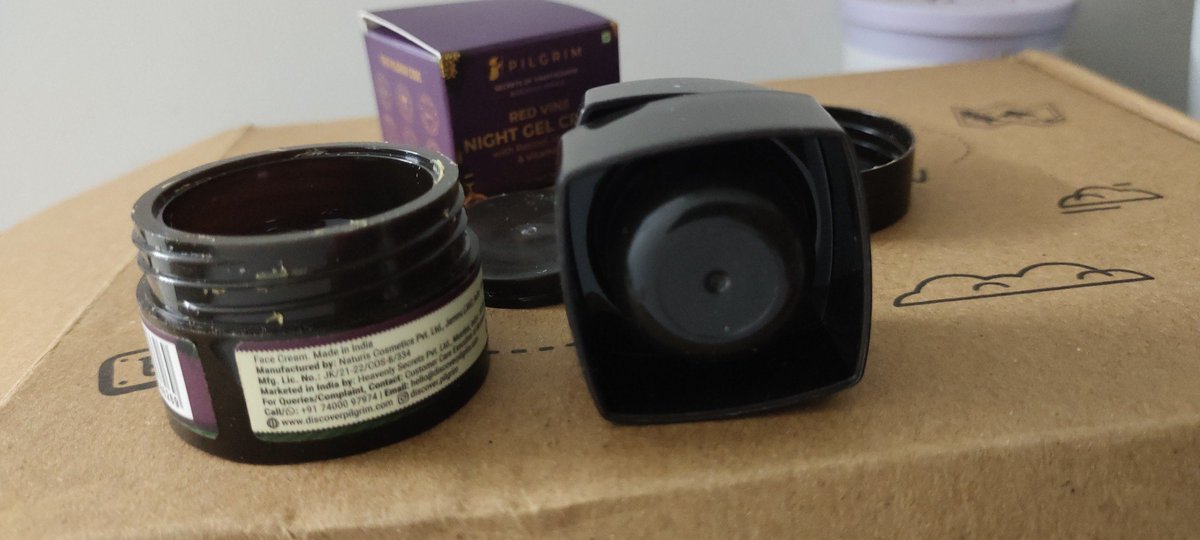 BPMadhura's tweet photo. This is what I received after complaining. Look at the size of the packs and cream inside it(worth 200rs) why the size of the container is bigger(received last week)(169 rs). You guys have made fun of this order. Ridiculous! https://t.co/3RlZXUdMmz