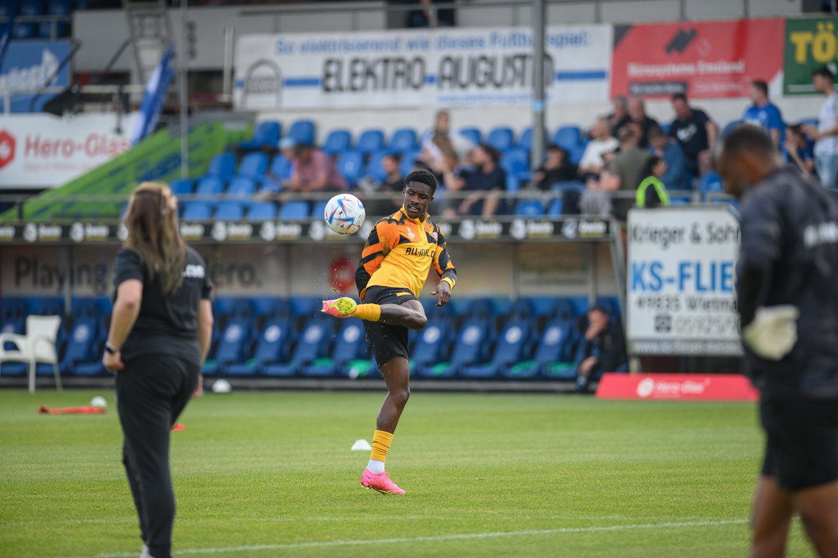 DynamoDresden's tweet image. Voller Fokus! Gleich geht's los. 💪🏻🏋🏻 #SVMSGD #sgd1953