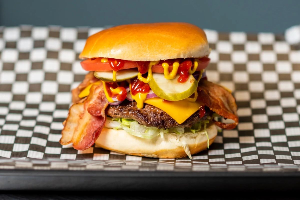 Yourworldburger's tweet photo. Served fresh and hot, a savory burger with us is always sure to hit the spot. 😁 https://t.co/hypfdFFCFX