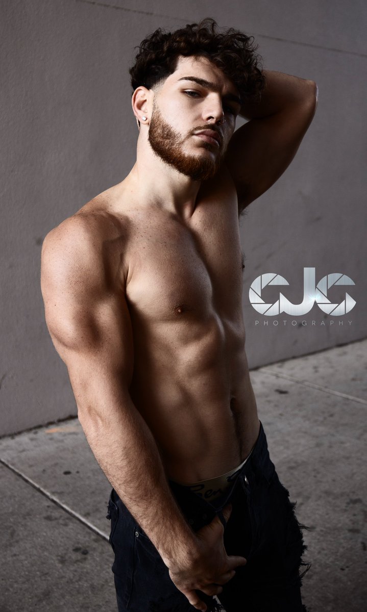 Hot Dudes Good Mood 🇺🇦 on Twitter: "RT @cjcphotos: #MCM with