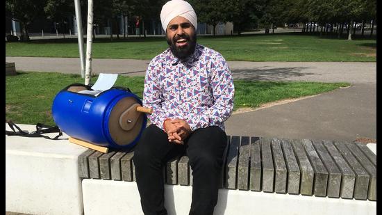 HTPunjab's tweet photo. British Sikh entrepreneur Navjot Sawhney, founder of the ‘washing machine project’ is among 14 winners of the annual 21st Century Icon Awards in London.

https://t.co/vW4ko6r3vw https://t.co/xoFq9HAkr2