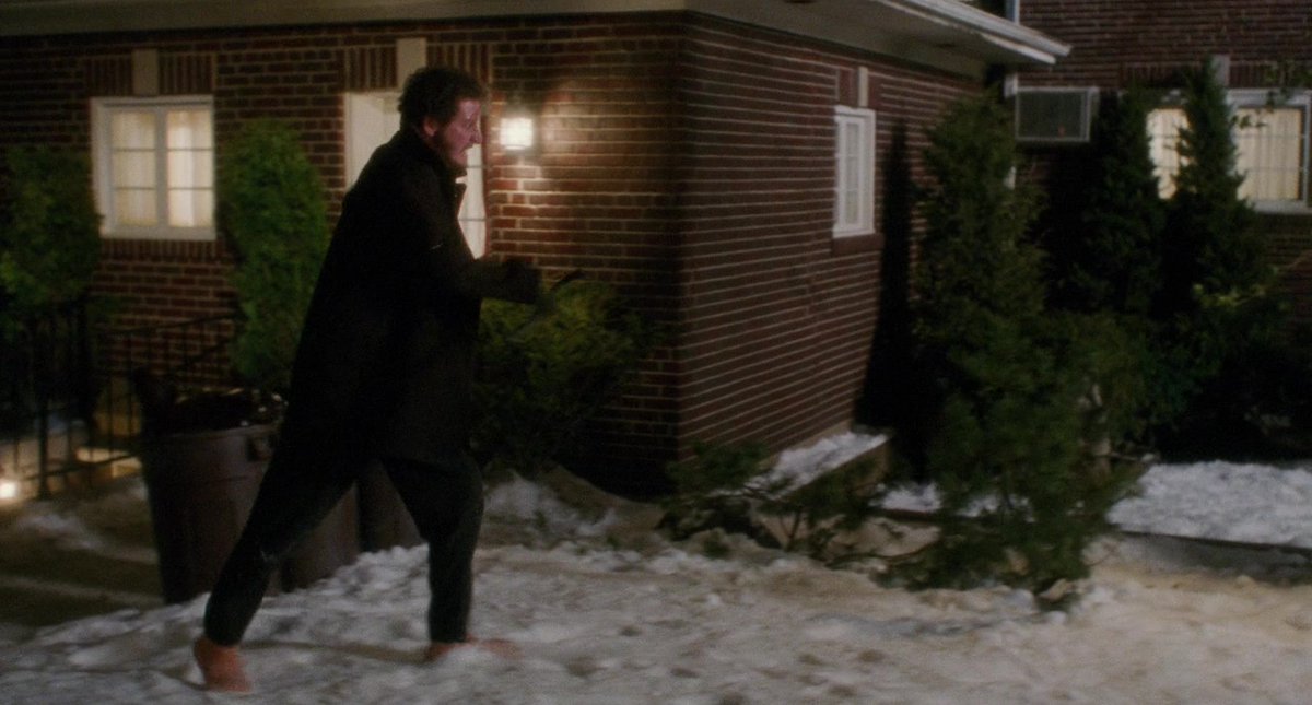 HomeAloneFrames's tweet photo. Home Alone by John Hughes - frames 118889 to 118892 of 148019.

 #homealone #homealoneframes https://t.co/8QWOQPpHXK