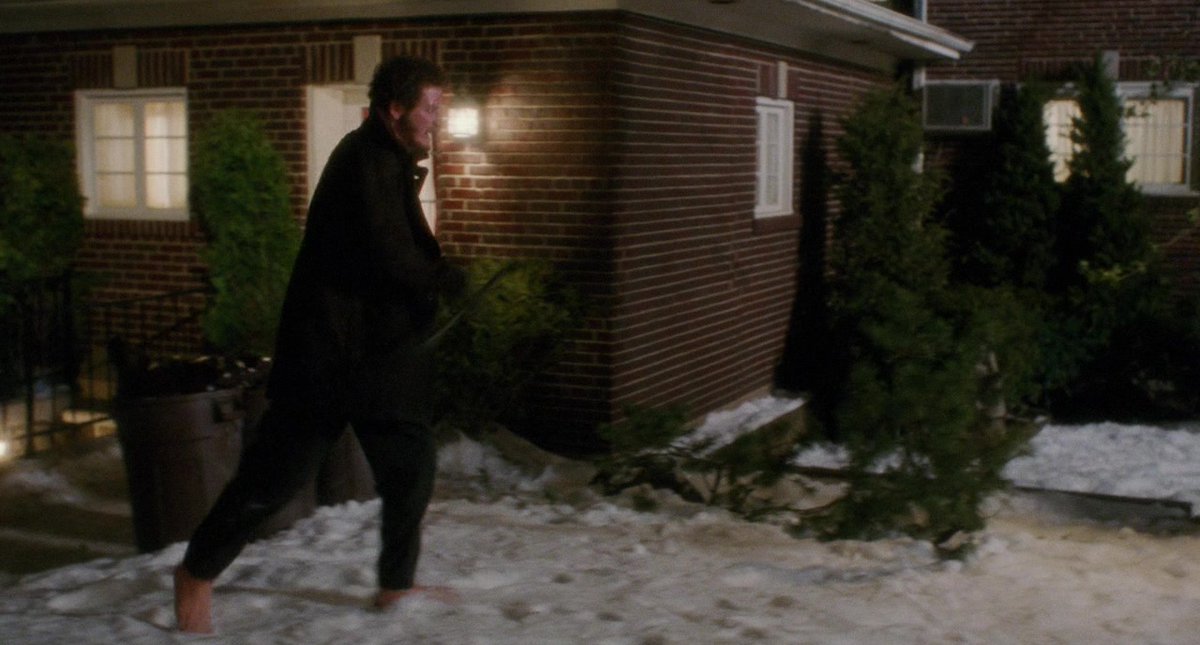 HomeAloneFrames's tweet photo. Home Alone by John Hughes - frames 118889 to 118892 of 148019.

 #homealone #homealoneframes https://t.co/8QWOQPpHXK