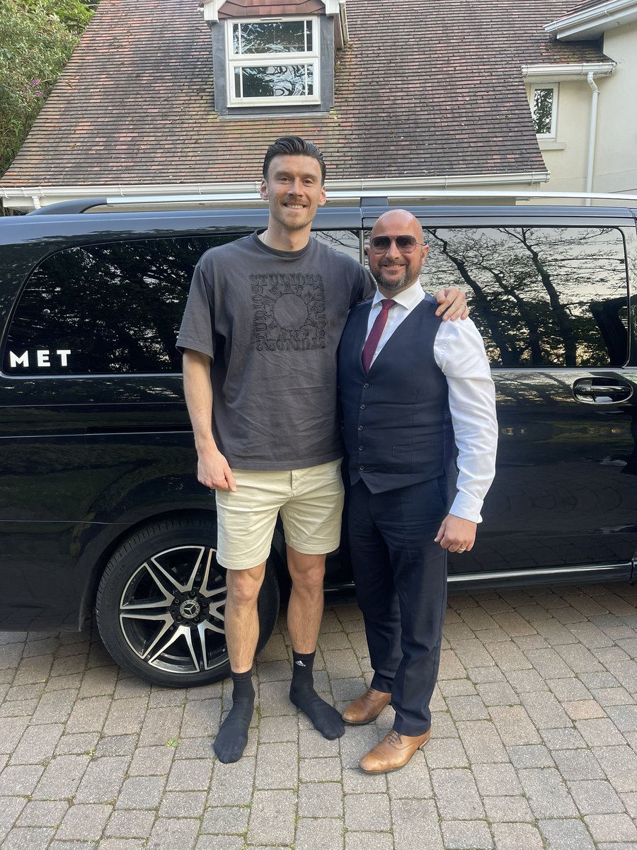 metexecutive's tweet photo. From one Welsh international to another, only this afternoon client kicks a different shape ball.

Always good to see the big man himself, premiership striker for Bournemouth @KRFMoore .  Great to see you again mate 👌 https://t.co/8VAQvOtU2K