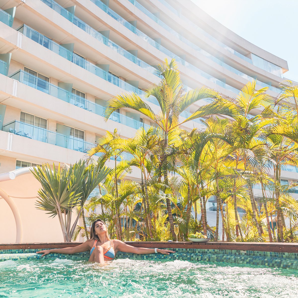 Relájate, toma una pausa y déjate mimar pasando un día en nuestro spa y salón de belleza ELAN Spa Palacio .

#ViveLaExperiencia #RivieraDiamanteAcapulco #MundoImperial