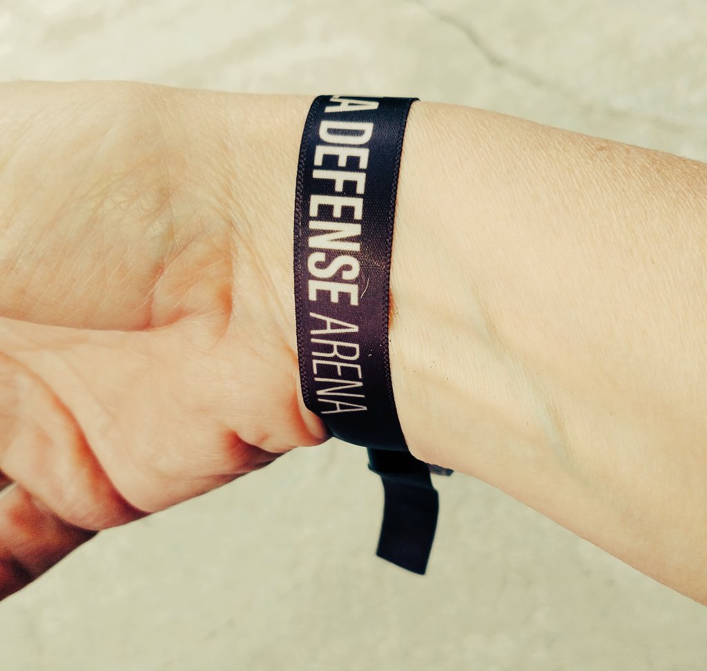 MaionOvivier's tweet image. Quand 1 semaine après tu as toujours la tête dans les étoiles comme le drapeau américain qui flottait au dessus de la scène.. 🌟 Thank U @springsteen and the E street band ❤️❤️😍 #SpringsteenTour2023 #springsteenparis @BruceTourNews @StevieVanZandt