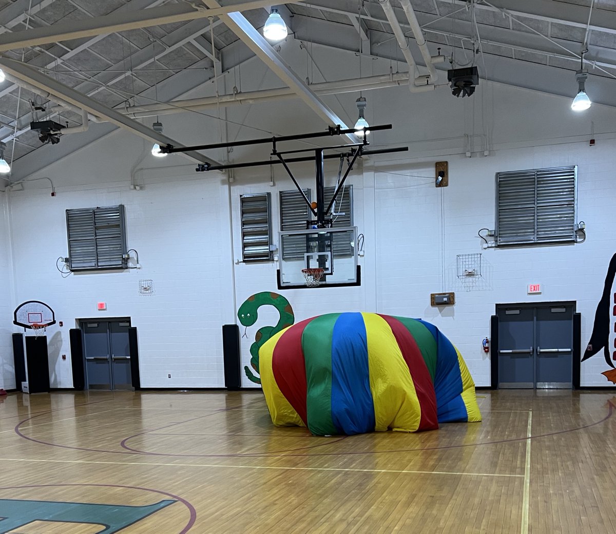 Ms. Bowling and Mr. Smith combined their 1st Grade PE and Music classes today for a fun lesson on rhythm and form! @Mariners27312 <a href="/ChathamCoSch/">Chatham County Schools</a> <a href="/ddenny1414/">Mrs. Bowling</a>