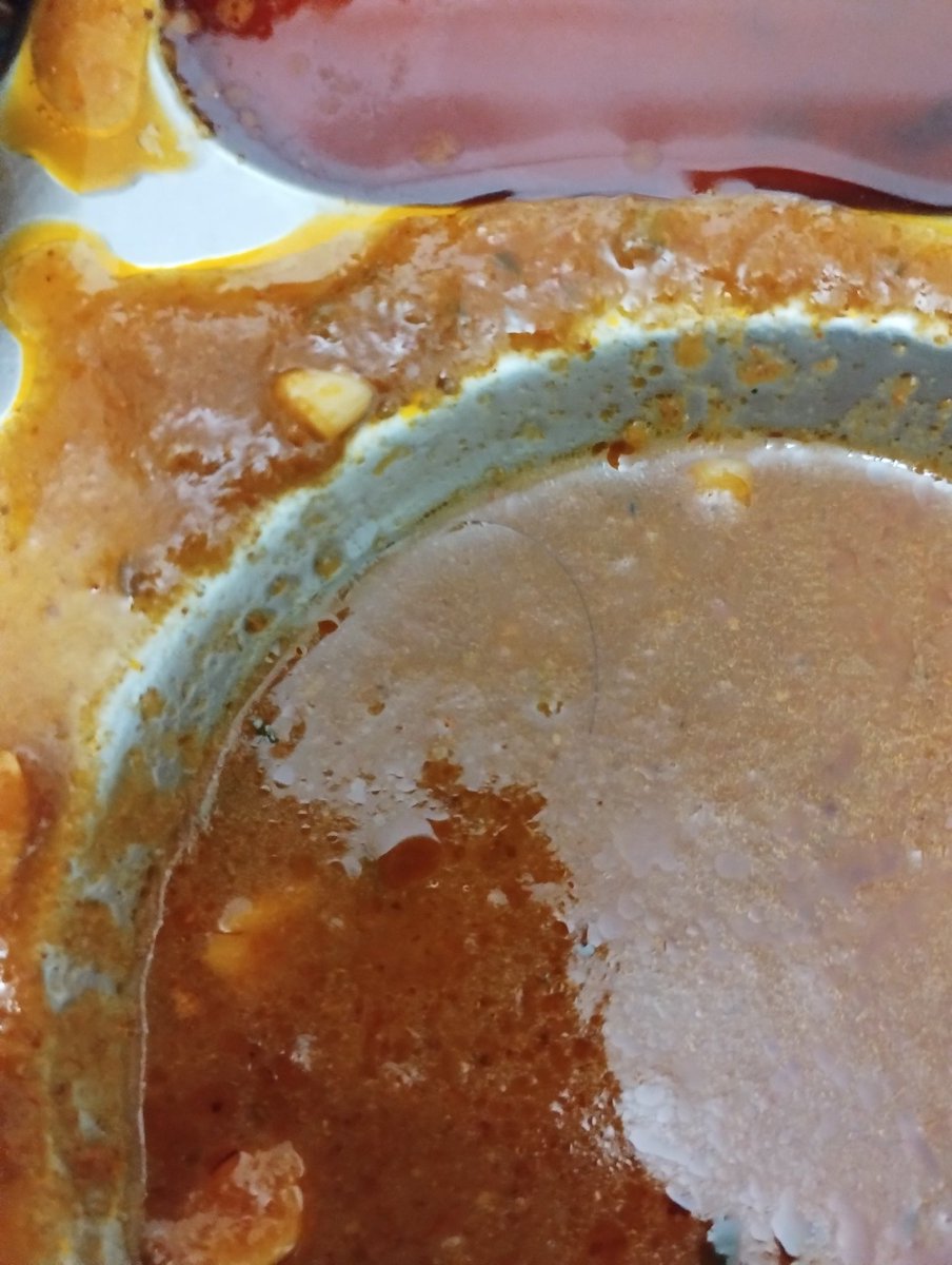 MManeeshsingh's tweet photo. I urge people to stop using zomato There is no quality assurance system . You are loosing your life every day if you are having food from zomato. Have ordered the food see the image nearly 200ml palm oil in this and there is hair found in my food and unclean chickenpieces 
#fssai https://t.co/mRCULqKBdU