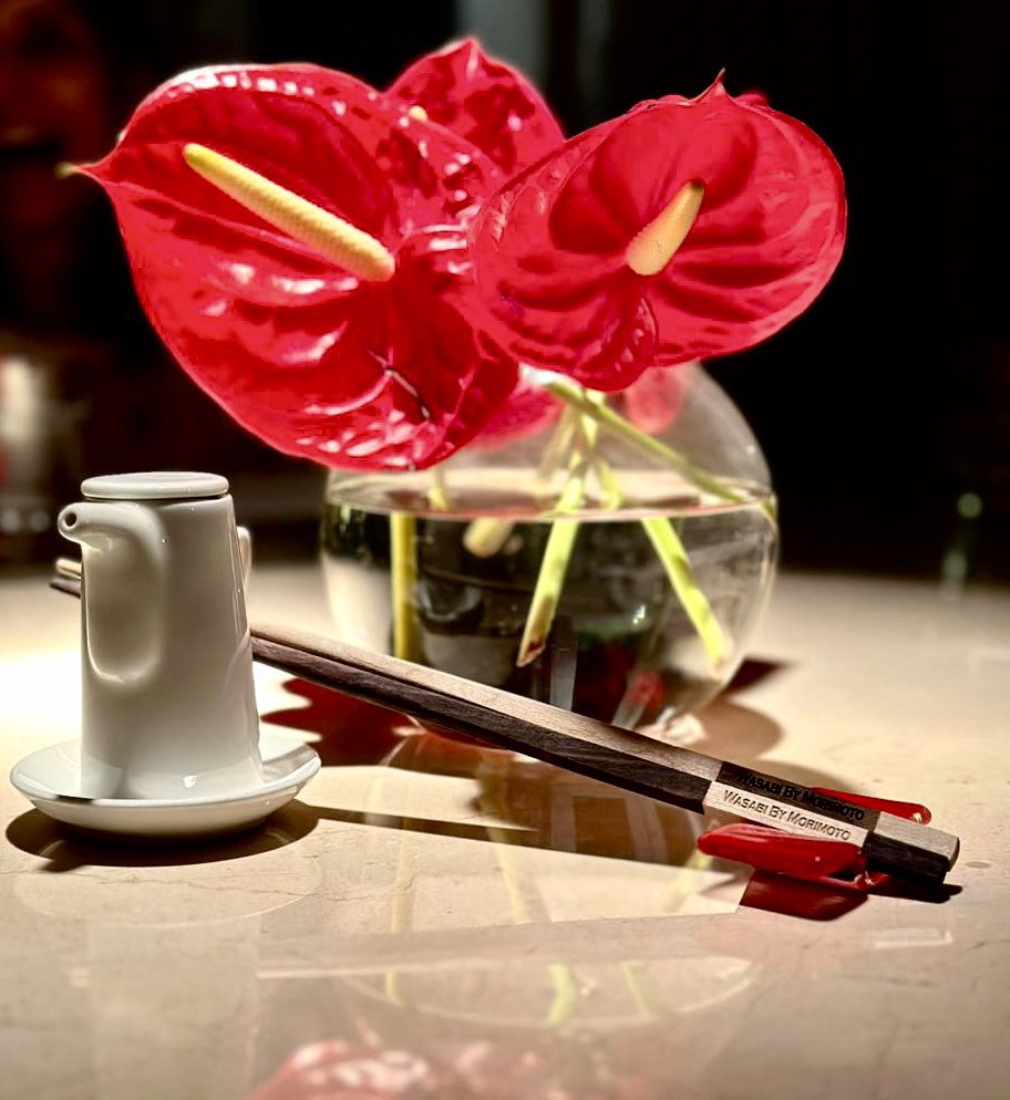 gvicks's tweet photo. Crimson blooms, vibrant and bold,
Anthurium's beauty, a tale untold.
Petals like flames, passion's embrace,
Nature's artistry, in this fiery grace. https://t.co/6pU1LYaqgJ