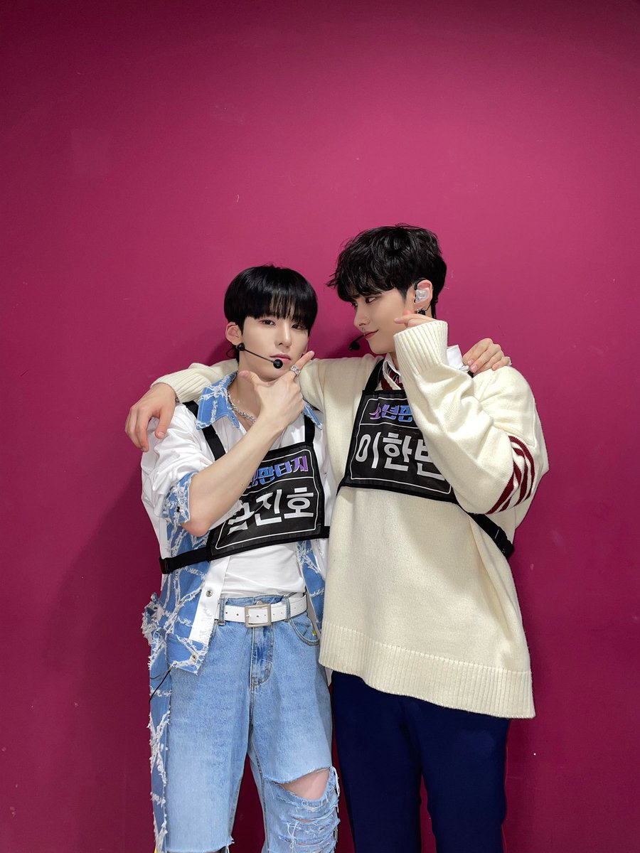 HANBIN_FRANCE_'s tweet photo. 🍯 𝐏𝐇𝐎𝐓𝐎
Hanbin apparaît dans les postes de #JINHO, #DAEHUI, #HAYATO et #HIKARU (part1).
_
#LEEHANBIN #이한빈
#FANTASYBOYS #소년판타지
©fantasyboys_ https://t.co/M2o7R27d98