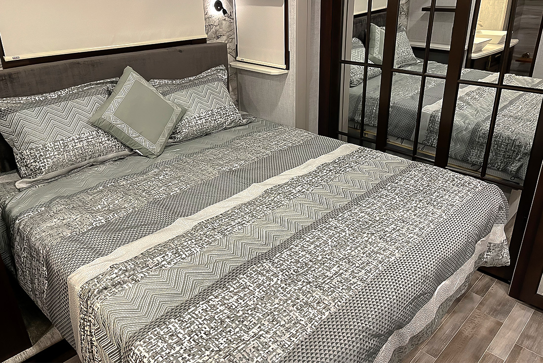 SylvanLakeRV's tweet image. Long Weekend 🚨NEW INVENTORY ALERT🚨

The 2021 Palomino Columbus River Ranch 390RLW (Stock 3038A4) is a luxury, like-new #5thwheel available for sale now!

sylvanlakerv.com/listings/2021-…

#PreOwnedRV #rvforsale #reddeer #5thwheellife