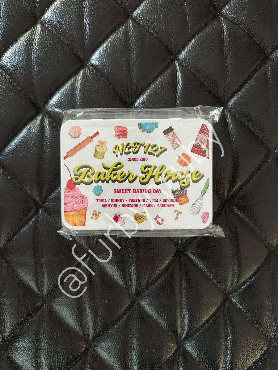 furbynruby's tweet photo. 📌📌พร้อมส่ง wts🤍🤍

NCT127 Baker house Tin Case Photo Set 

♡ ราคา 200฿ รวมส่ง 

🌷ของใหม่ ได้ครบ ไม่เคยแกะ🌷

สนใจ dm ได้เลยค่ะ🧸

#ตลาดนัดnct #ตลาดนัดnct127 #ตลาดนัดอซท #ตลาดนัดอซท127 https://t.co/pGyDzscVTr