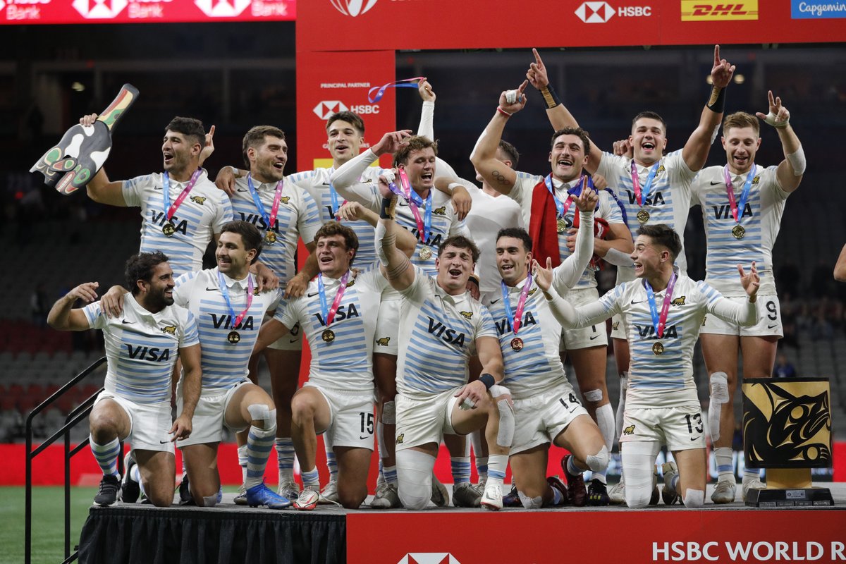¡Las famosas tres estrellas! 🇦🇷

⭐ Hamilton '23
⭐ Vancouver '23
⭐ Londres '23

¡Cosecha récord de Los Pumas 7´s en una misma temporada! 😎

#SeVenComoNunca