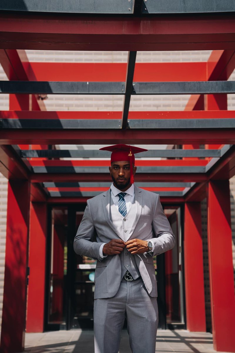kennedyknights_'s tweet photo. Join us in CONGRATULATING C/O ‘19 Alumni Franklyn Garcia on graduating from @stonybrooku this past week. Way to go Frank 💪
.
.
.
#WeAreKennedy #KennedyFootball #KnightsToCollege #KnightsGraduating #BronxFootball https://t.co/MAKoqIzhQk