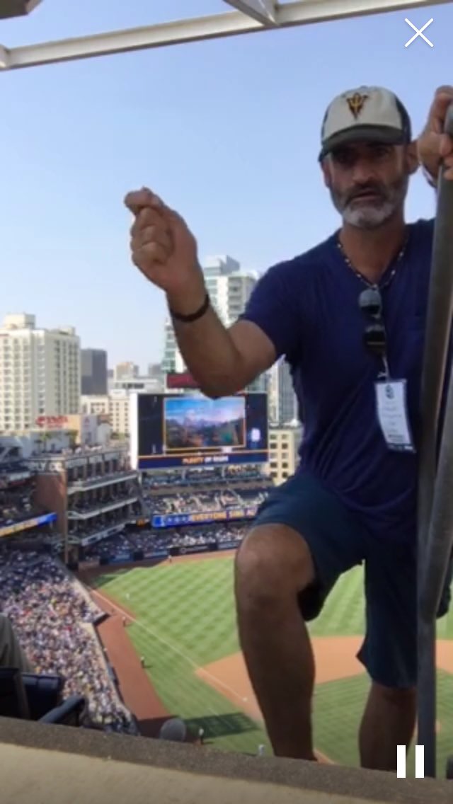 spinnersmedia's tweet photo. Have you seen my selfie stick? https://t.co/TfuYr7L6Jf
