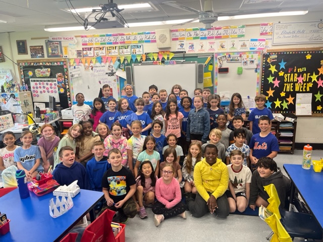 What a treat to welcome Mrs. Gallagher's second grade class to Boyd today! We know you will love third grade as much as we do. #welcometoBoyd #welovethirdgrade <a href="/elissatoubin/">Elissa Toubin Millan</a> <a href="/DrDtoscano/">Harley Avenue Primary School</a> @Elwood_Super
