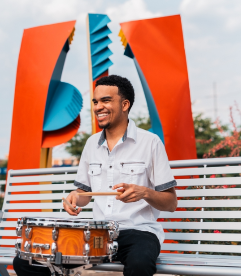 MARTAtransit's tweet image. Don't miss out on the final MARTA Jazz Monday today (5/22) from 4-6 pm at Midtown Station with @justicemmusic &amp;amp; friends @kayoband, Zay Jones, &amp;amp; @bmacmusik. 🎶 This lineup is sure to get you in the perfect mood for the @AtlantaJazzFest happening this weekend.