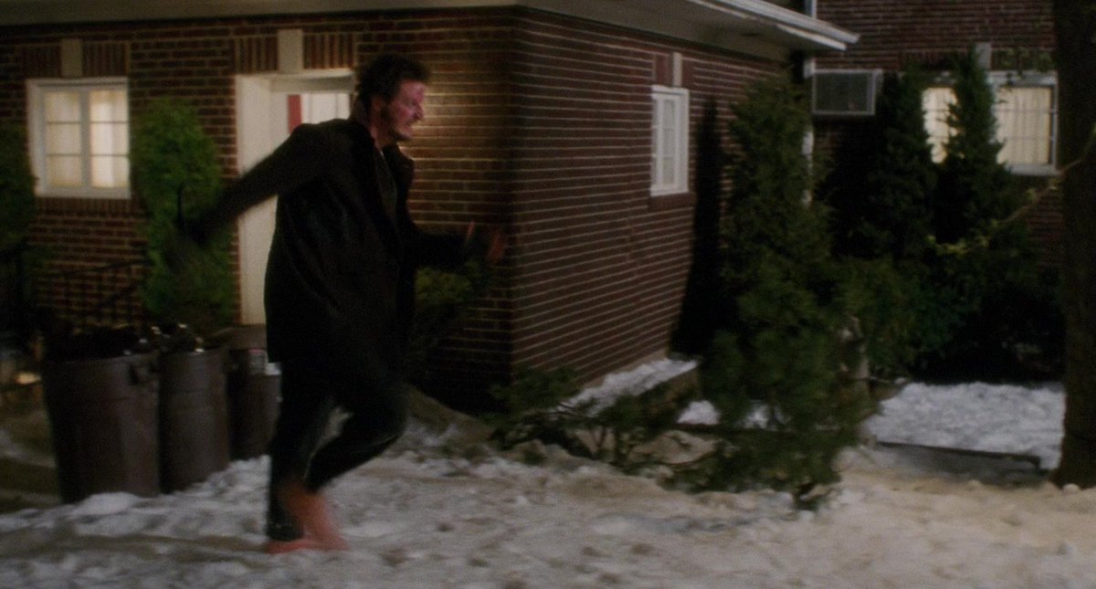 HomeAloneFrames's tweet photo. Home Alone by John Hughes - frames 118893 to 118896 of 148019.

 #homealone #homealoneframes https://t.co/wWBzJbL6wu