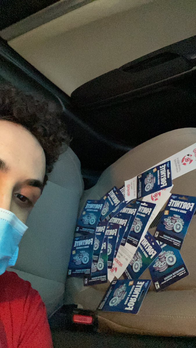 amagicmantv's tweet image. I have 10x 2800 VBucks for Miles 🎁

Like &amp;amp; RT if you want one❤️

Check #amagicmanvouches for prizes given to you all :)