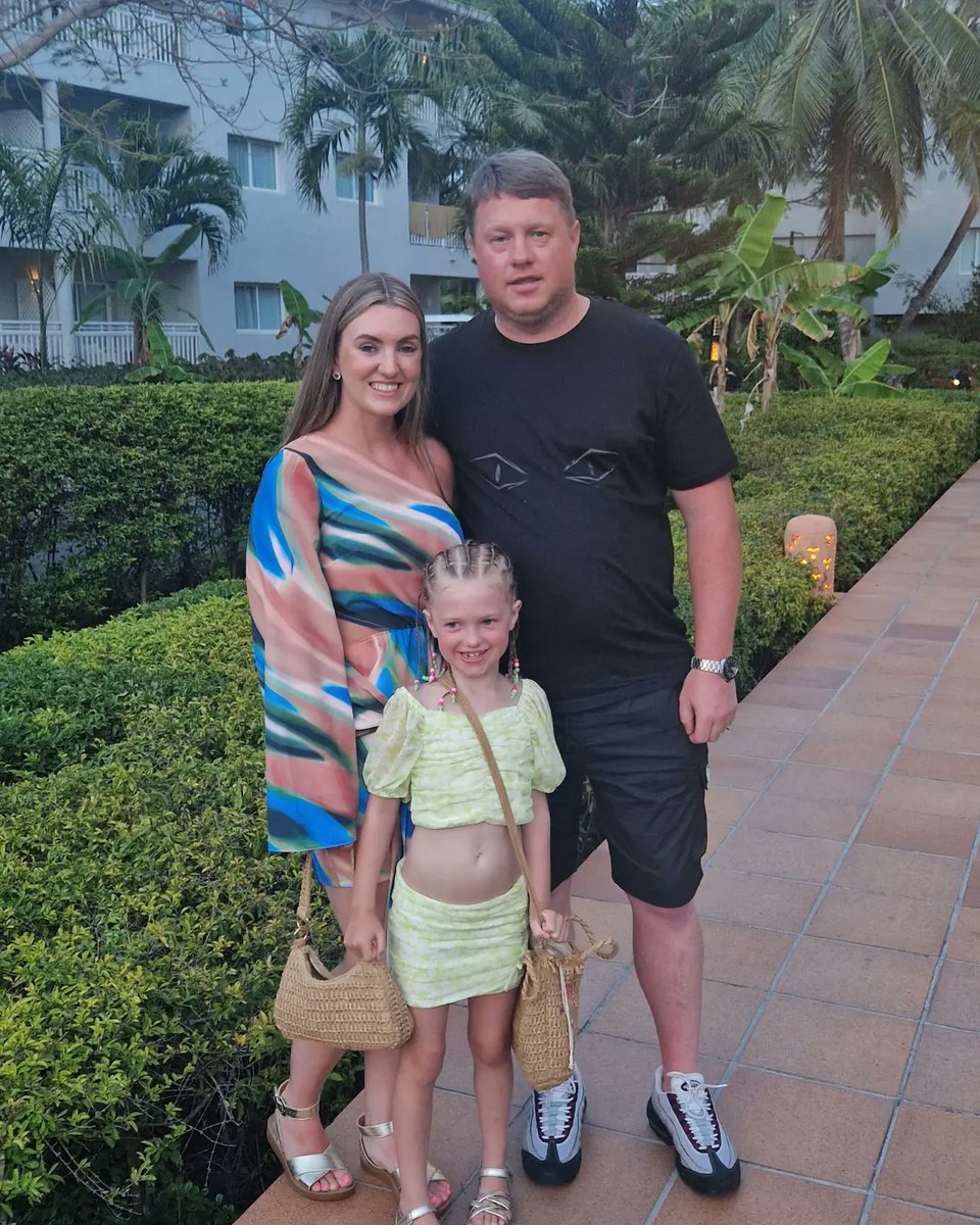 StaceyHigham88's tweet photo. Had the best time in Dominican Republic 🇩🇴 thank you to @ClaireHouse for helping us make this possible 🥰 knowing our princess was cared for by the hospice we was able to holiday with the family (all 16 of us) celebrating wedding anniversary big 10th year for us come Sept! ❤️ https://t.co/KOrqhMXM5M