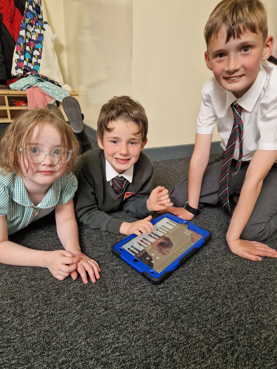 StEunan's tweet photo. Our Primary ones and twos had great fun learning about coding using @ScratchJr , art using @sketchbookapp and music using #garageband #CSscot23 @DigiLearnScot @WDCEducation https://t.co/ZhXUkx0oxw