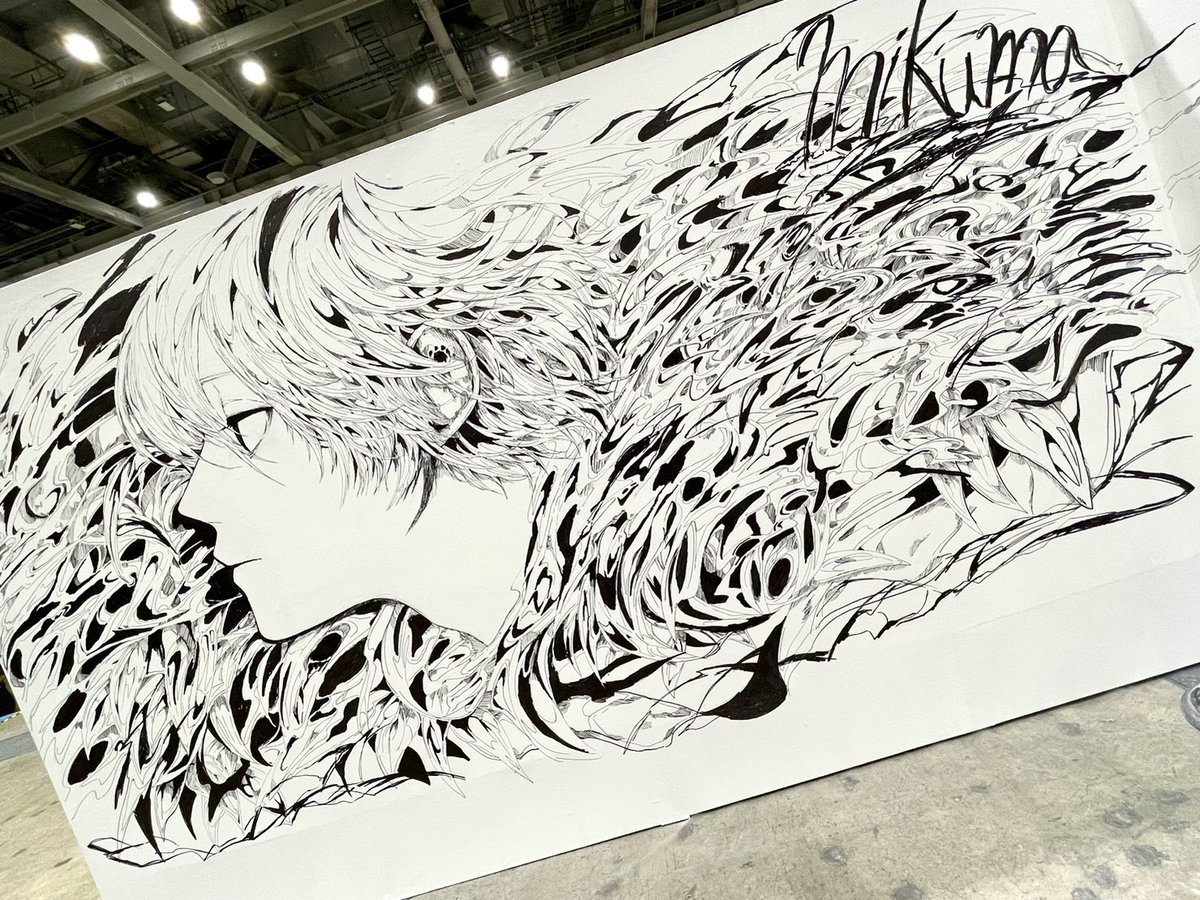 前回(去年11月)の初めてのライブペイントと今回の絵、ちょっと描くの早くなった気がする!次回はもっと上手に描けるようになりたい!女の子描きたい 