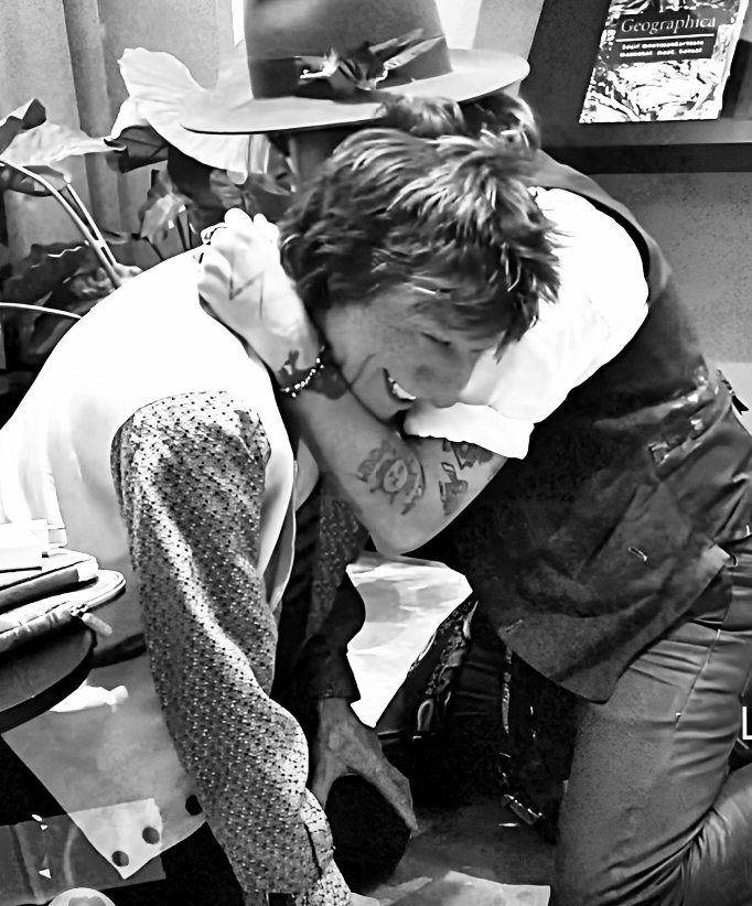 Alishaa_dks's tweet photo. Sending Extra LOVE Out To Everyone Today! Especially Jeff Beck's Wife, Family &amp; Friends. Those Performing, Those Attending &amp; Those of Us Around The World Who Wish We Could Be There To Pay Tribute To This Legendary Soul 🤍 
#JohnnyDepp #JeffBeckTribute #JeffBeck #ThisAndThat https://t.co/AZtdnz1tkM