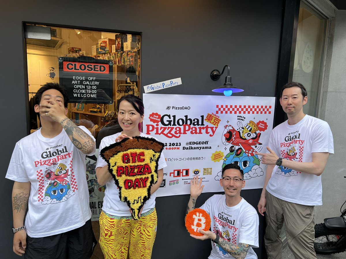 Beginning of #GlobalPizzaParty Tokyo at <a href="/EDGEoff135/">EDGEoff@代官山</a> 
<a href="/daikoujyou/">工場長 / KOJOCHO</a> <a href="/perian_crypto/">Peri｜boarding bridge</a> made wonderful rugs of 🍕₿

Todays sponsor #HEARTCATCH <a href="/mariroom/">mariroom</a> <a href="/hr5h17/">HRSHIT</a> 

<a href="/Pizza_DAO/">PizzaDAO 🍕🏴‍☠️</a> <a href="/RarePizzas/">Rare Pizzas NFT 🍕🤌</a>