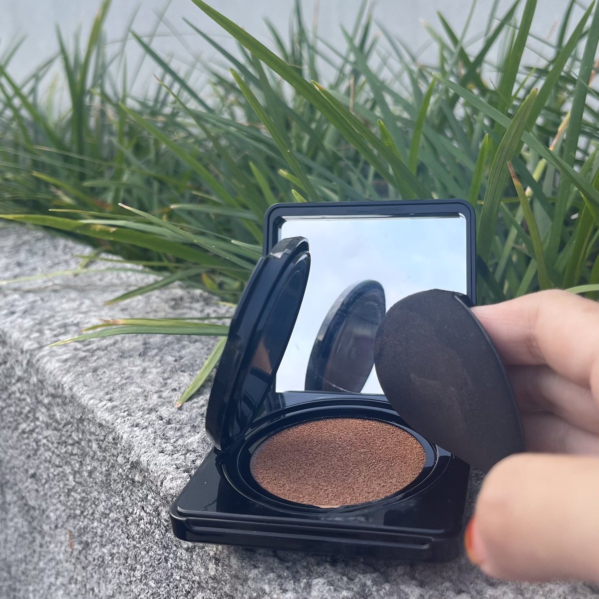 Siapa yang penasaran pengen cobain cushion?👀

Minke mau bagi-bagi Holy Flawless BB Cushion dadakan buat Goddess yang beruntung🥳

Siapa yang mau? Absen ❤️ dan 🔁 postingan ini kalau udah sampe 200 nanti Minke spill caranya😍