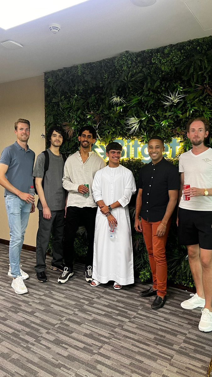 bitget's tweet photo. Grab a slice. Dip it. Buy the dip. Dip dip dip🍕
#BitgetDubai #BitgetPizzaDay https://t.co/51opUo6ZpC