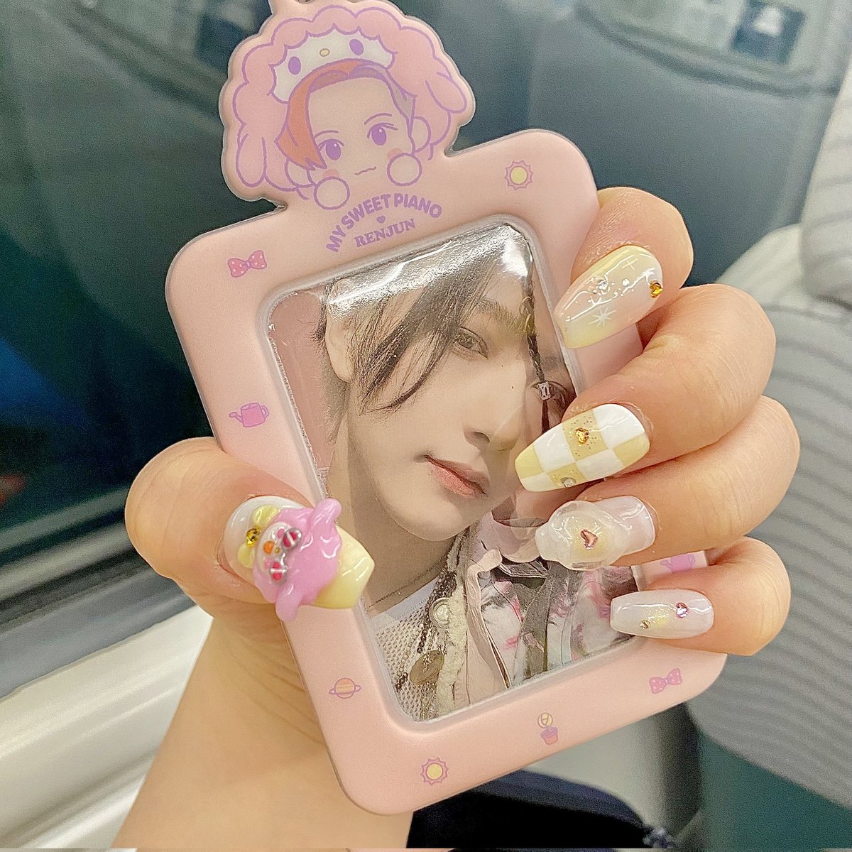 terriernail's tweet photo. 예쁜 후기사진 감사합니다🙇 
문의는 오픈카톡 부탁드려요¨̮
#테리어네일_커미션
#네일팁 #수제네일팁 https://t.co/JLc3T0ZUZO