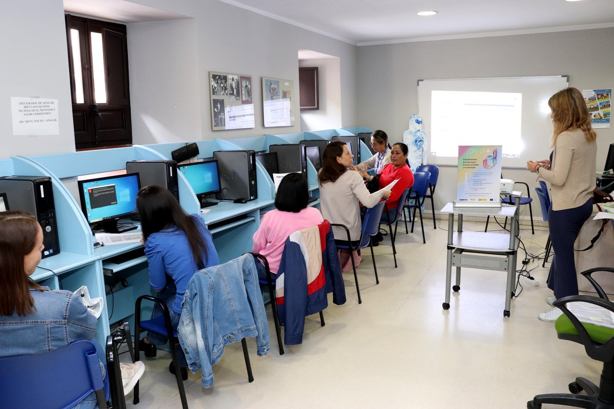 En marcha, el programa de #formación para el empoderamiento de mujeres para el empleo, dentro del Proyecto DANA+, organizado por #FUNDACIÓNMUJERES en colaboración con el Centro Municipal de Información a la Mujer de Lucena.