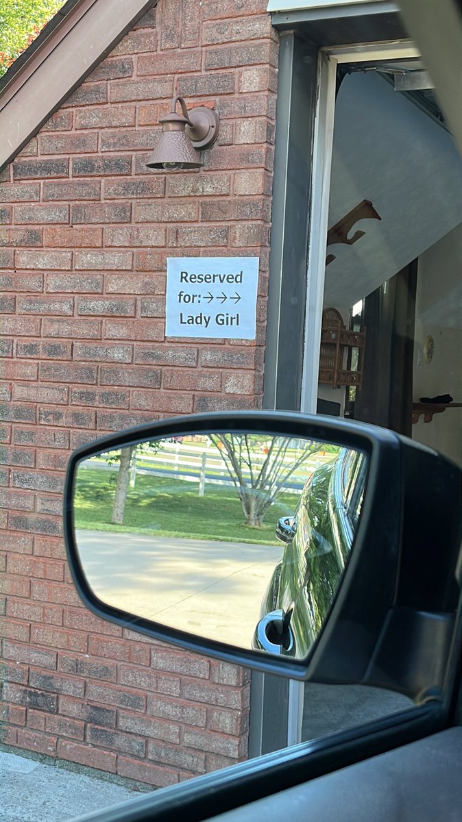 BUMBOYBASTARD's tweet photo. i was so happy when i pulled up and saw this https://t.co/l5k3dUPptT