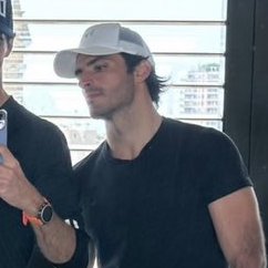 sculptsainz's tweet photo. oh???? OH????
the jawline???? and the neck???? https://t.co/onvb0FHOGf
